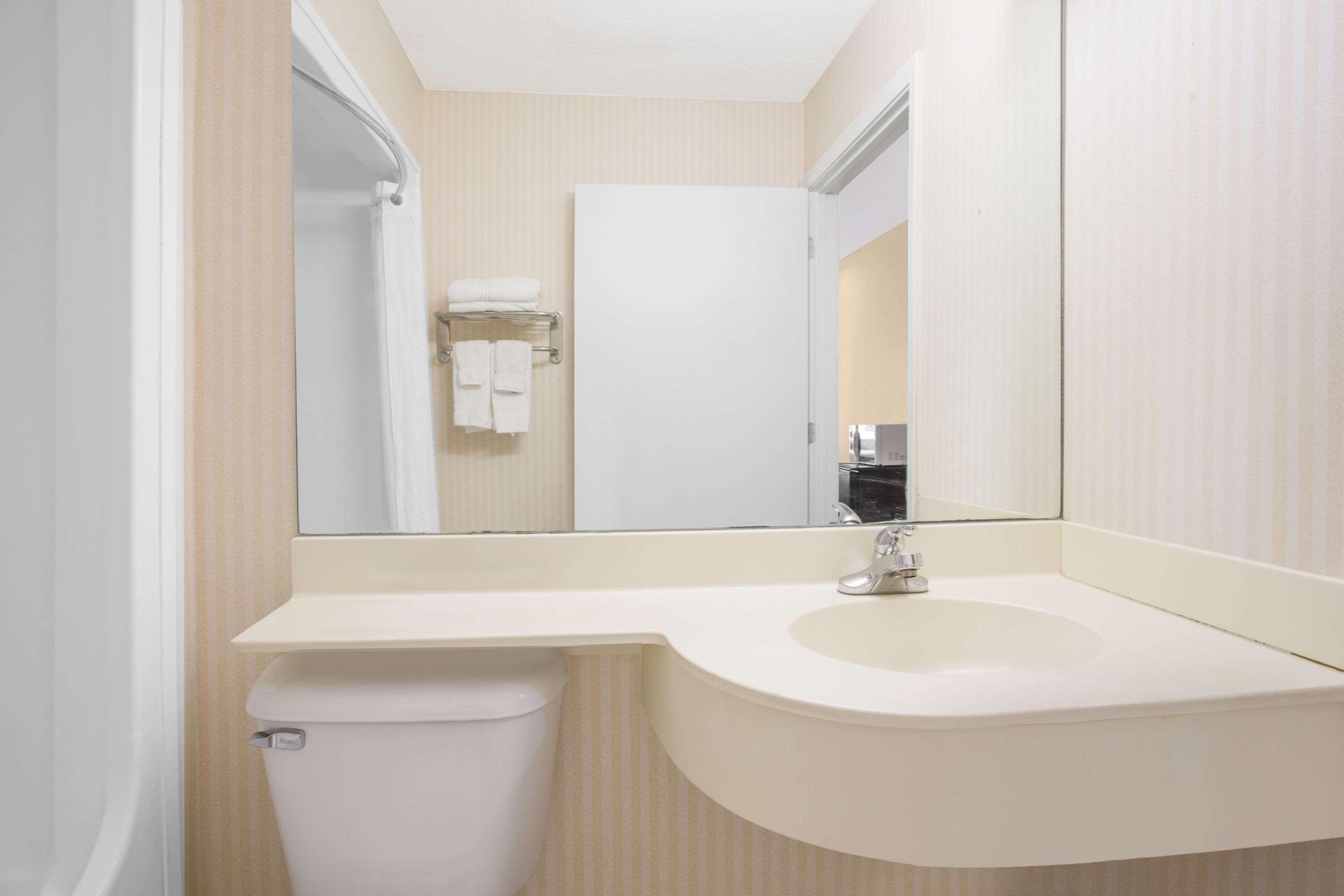 Microtel Inn & Suites By Wyndham Kannapolis/Concord Exterior photo